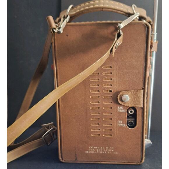 Vtg GE General Electric Portable Radio NICE AM/FM Transistor P-975F Works - Picture 5 of 8